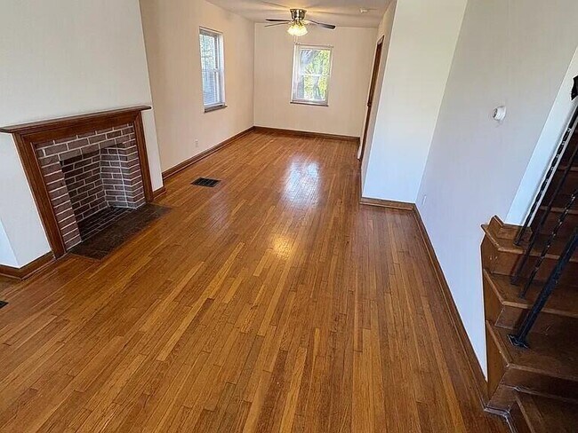 Foto del edificio - 1355 W 7th Ave