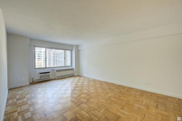 Foto principal - 0 bedroom in New York NY 10017