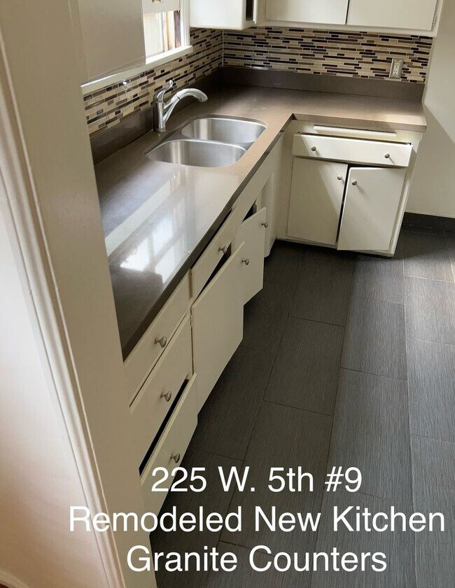 Building Photo - Bright, Light & Airy Huge Corner Home