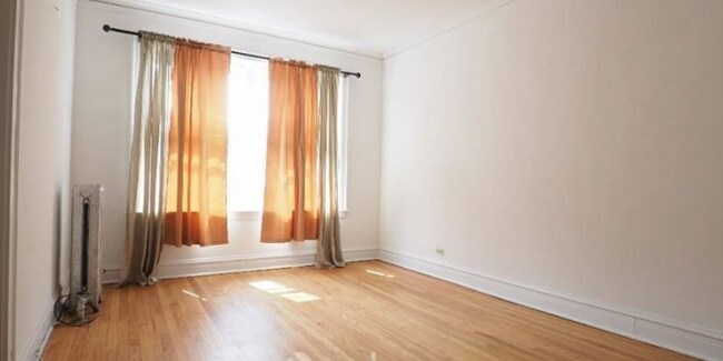 Foto del edificio - 4826 W Addison St