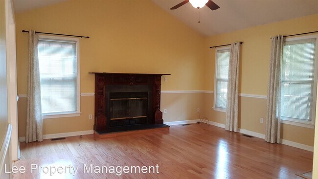 Foto del edificio - 4 br, 2.5 bath House - 205 Blacksmith Arch
