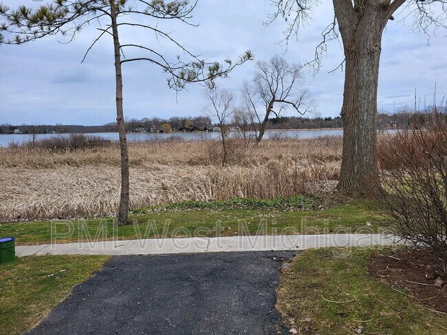 Foto del edificio - 5852 Shaw St