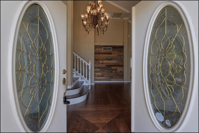 Foto del edificio - 6511 Wind Ridge Dr