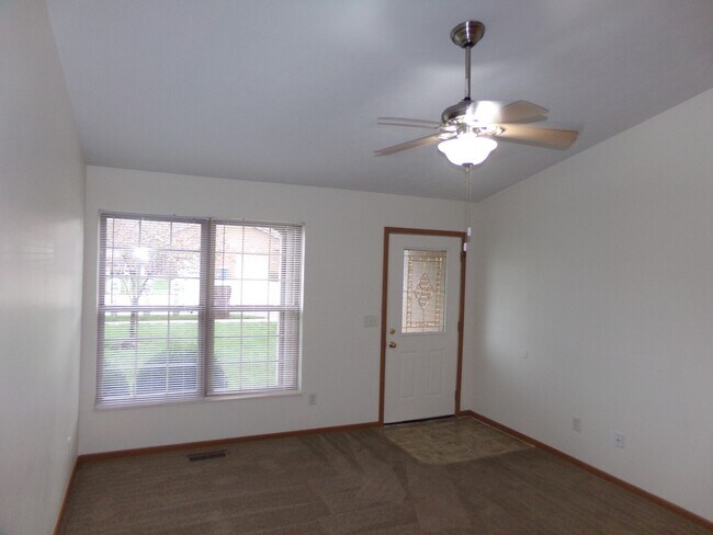 Foto del edificio - 106 Brookside Dr