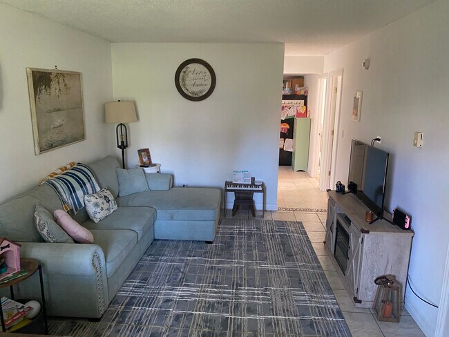 Foto del edificio - 21W259 Tee Ln