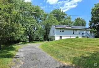 Building Photo - 45 Mountain Lodge Rd