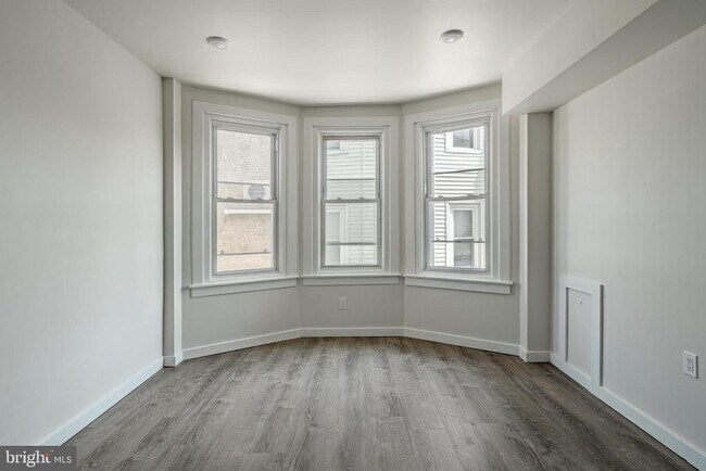 Foto del edificio - 324 Darby Rd