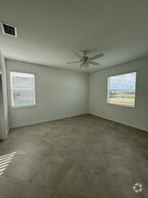 Building Photo - 10896 Pinot Dr