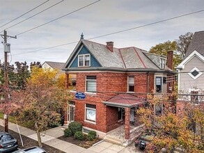 Building Photo - 240 E University Ave