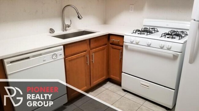 Foto del edificio - 2 bedroom in CHICAGO IL 60657