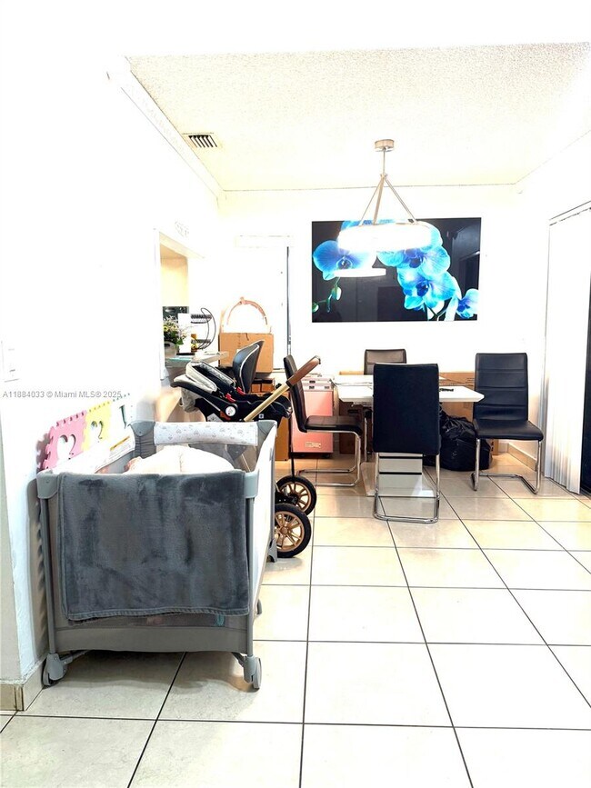 Foto del edificio - 6018 NW 172nd Terrace