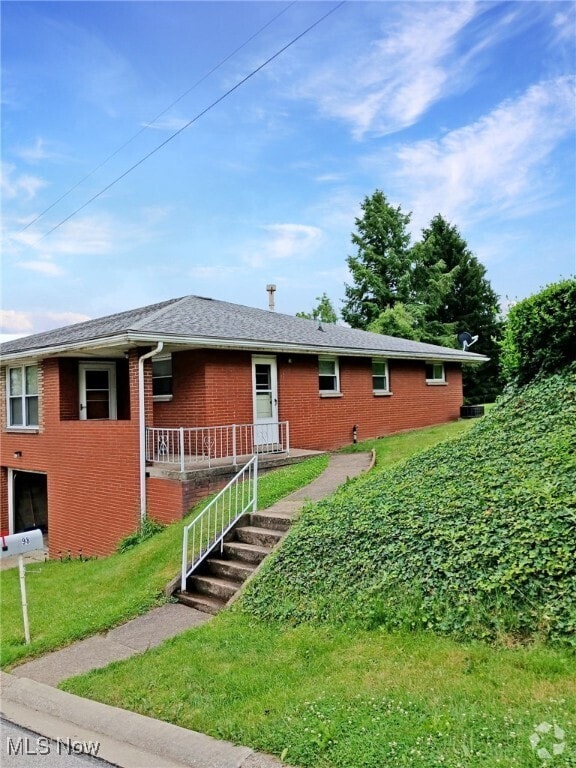 Building Photo - 98 Summers St