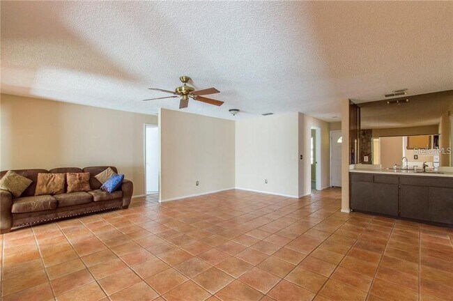 Foto del edificio - 1021 Breeze Dr