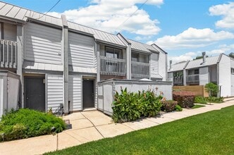 Building Photo - 5056 Glenmont Dr