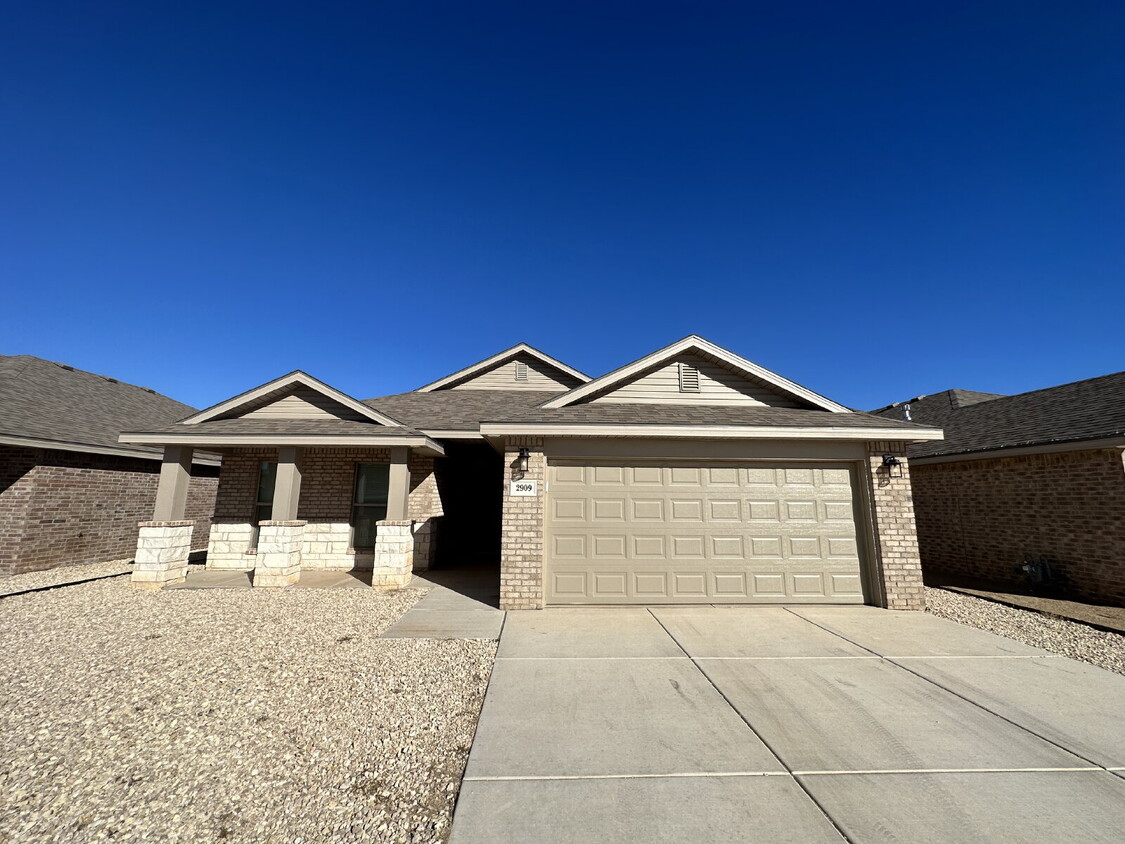 Foto principal - 3 Bed 2 Bath in Upland Crossing!