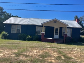 Building Photo - 186 Larkin Rd