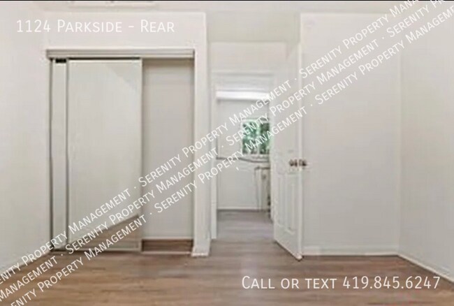 Building Photo - 1124 Parkside Blvd