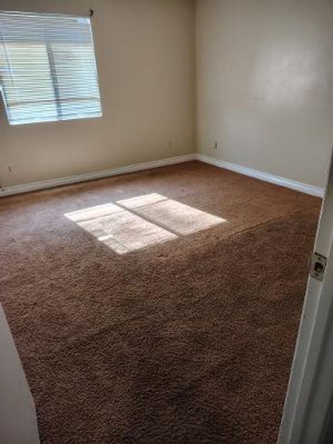 Foto del edificio - STINE ROAD #D