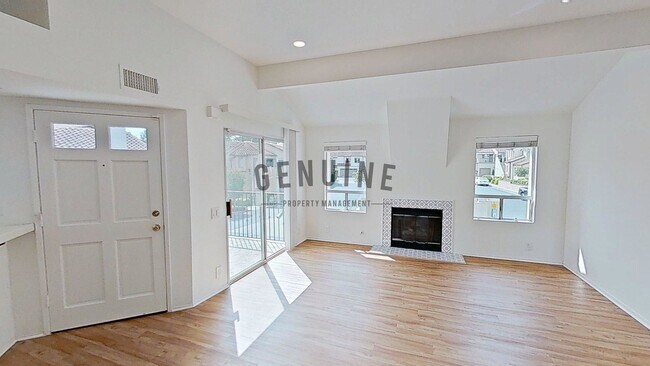 Foto del edificio - 2Bd 1Ba Condo in Newport Beach