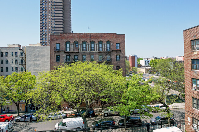 Proximity to All Public Transportation - 2115 Mohegan Ave