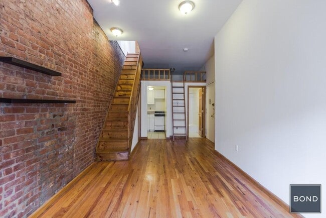 Building Photo - 59 W 73rd St
