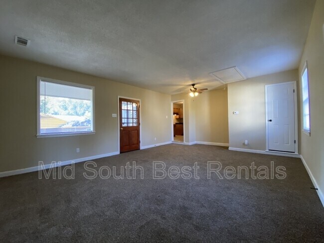 Building Photo - 1379 Grand Opera Cove