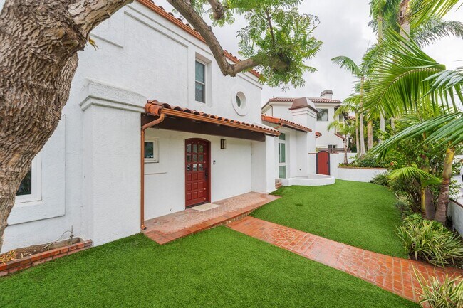 Foto del edificio - Luxury Living in Manhattan Beach