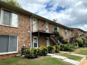 Building Photo - 2014 Hobbs Rd SE