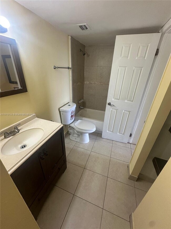 Foto del edificio - 496 NW 165th St