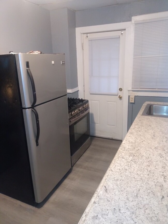 kitchen - 1418 Hays St