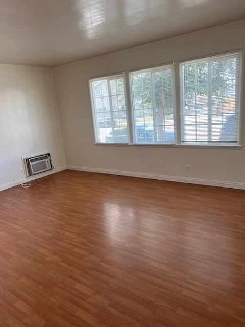 Foto del edificio - 244 S Del Mar Ave