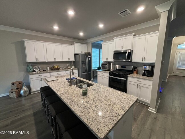 Building Photo - 400 Eastwood Dr