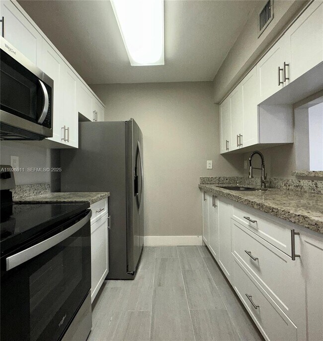 Foto del edificio - 250 NW 107th Ave