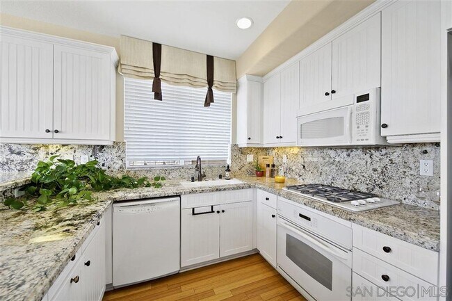 Foto del edificio - 3 Bedroom 3.5 Bathroom Townhouse in Sunset Cove