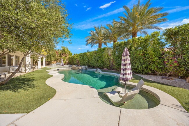 Building Photo - 49392 Hohokam River St