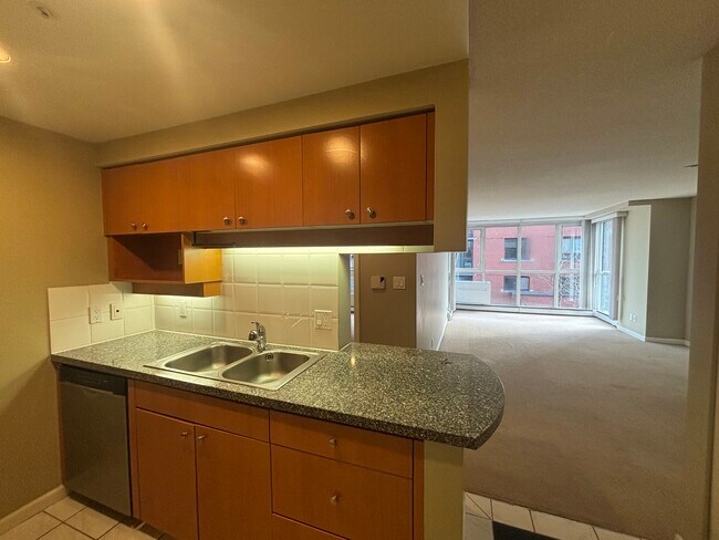 Photo du bâtiment - 5A-199 Drake Street