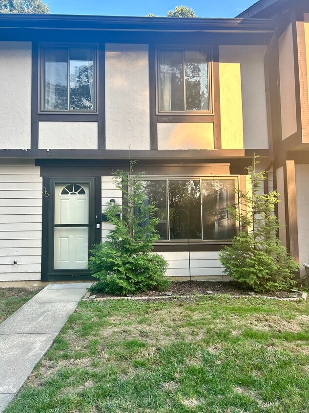 Primary Photo - 36 Blue Spruce Ct