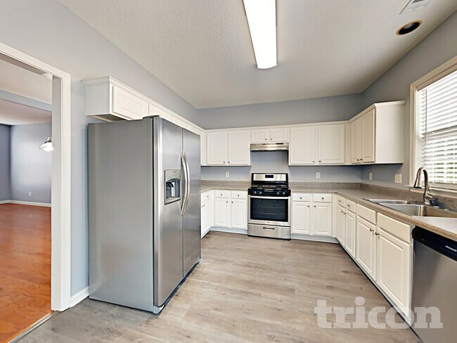 Foto del edificio - 4242 Clearvista Ln NW