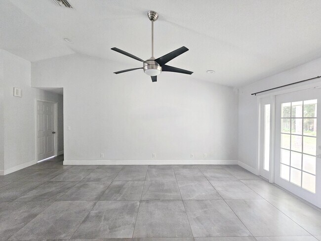 Foto del edificio - 13588 74th St N