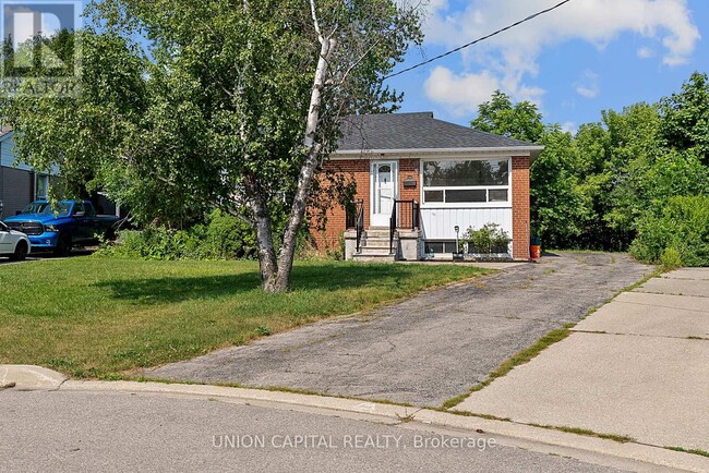 Photo du bâtiment - 379 Tamarack Cir