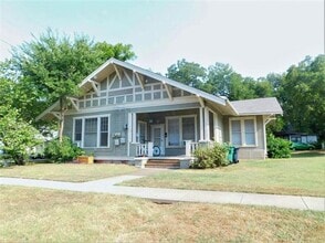 Building Photo - 203 Sawyer Ave