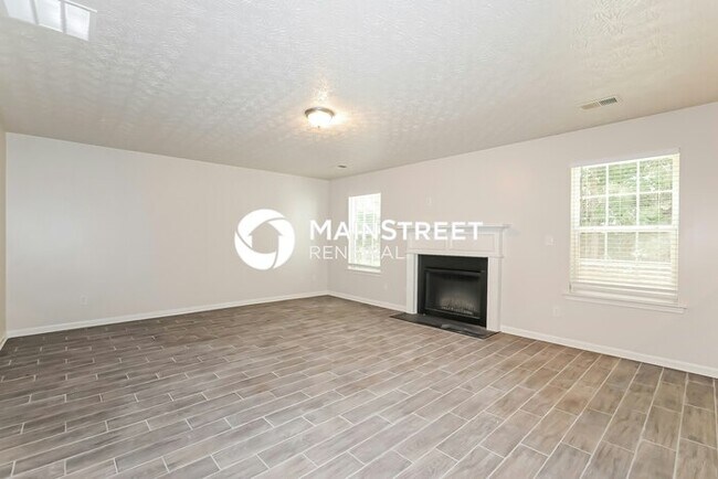 Building Photo - 4 Bedroom Pet-Friendly Home in ATLANTA, GA with Main Street Renewal