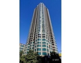 Building Photo - 400 N La Salle Dr