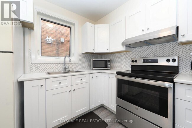 Building Photo - 459 Hopewell Ave