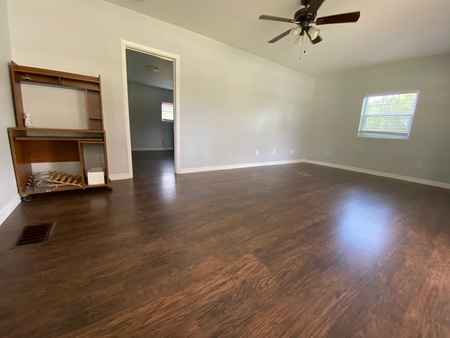 Spacious Living Room - 2229 E Welch Rd