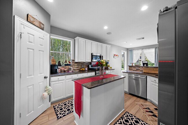Foto del edificio - 815 Arlington Ln