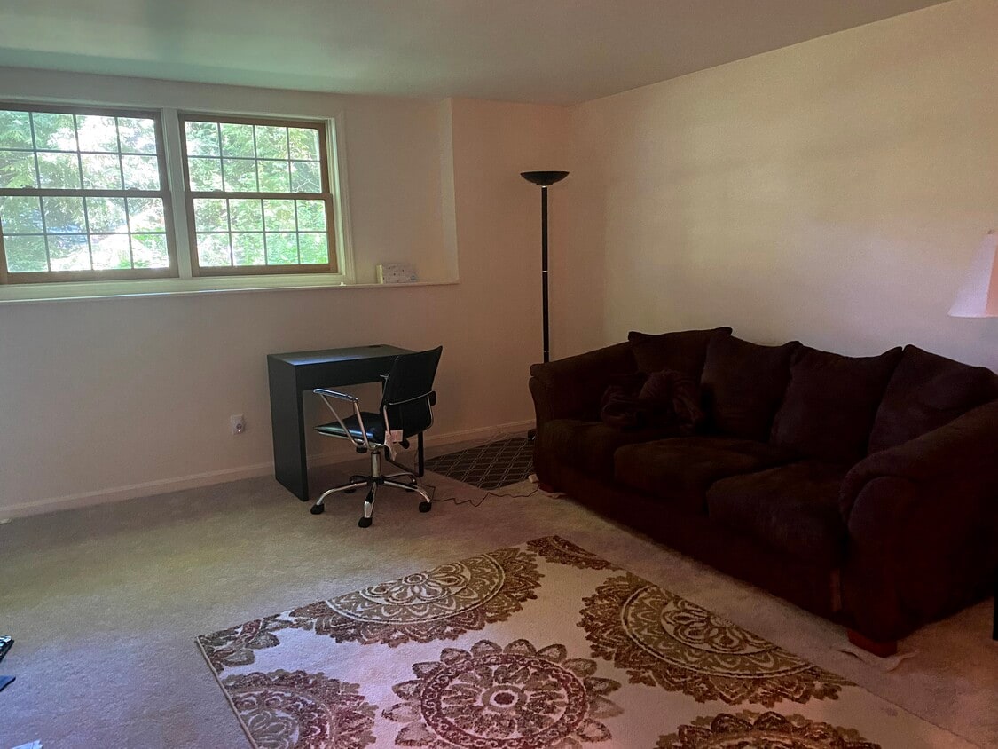 Photo - 142 Blackberry Cir (Colchester, VT)