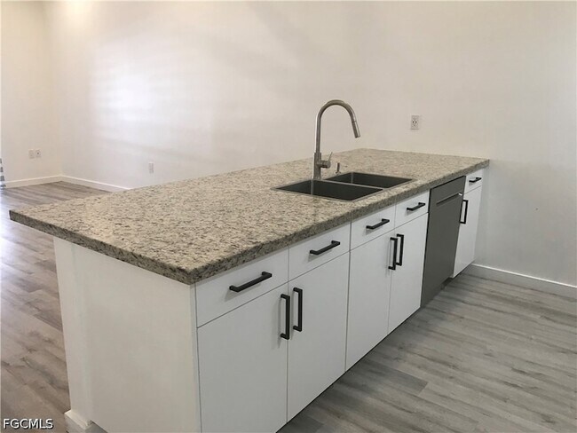 Foto del edificio - 1706 NW 5th St
