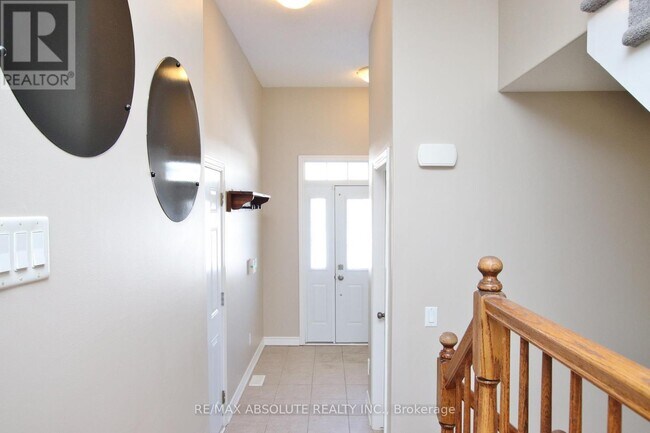 Building Photo - 346 Glenbrae Ave