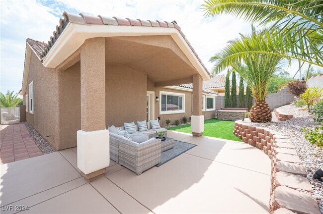 Foto del edificio - 10776 Windrose Point Ave